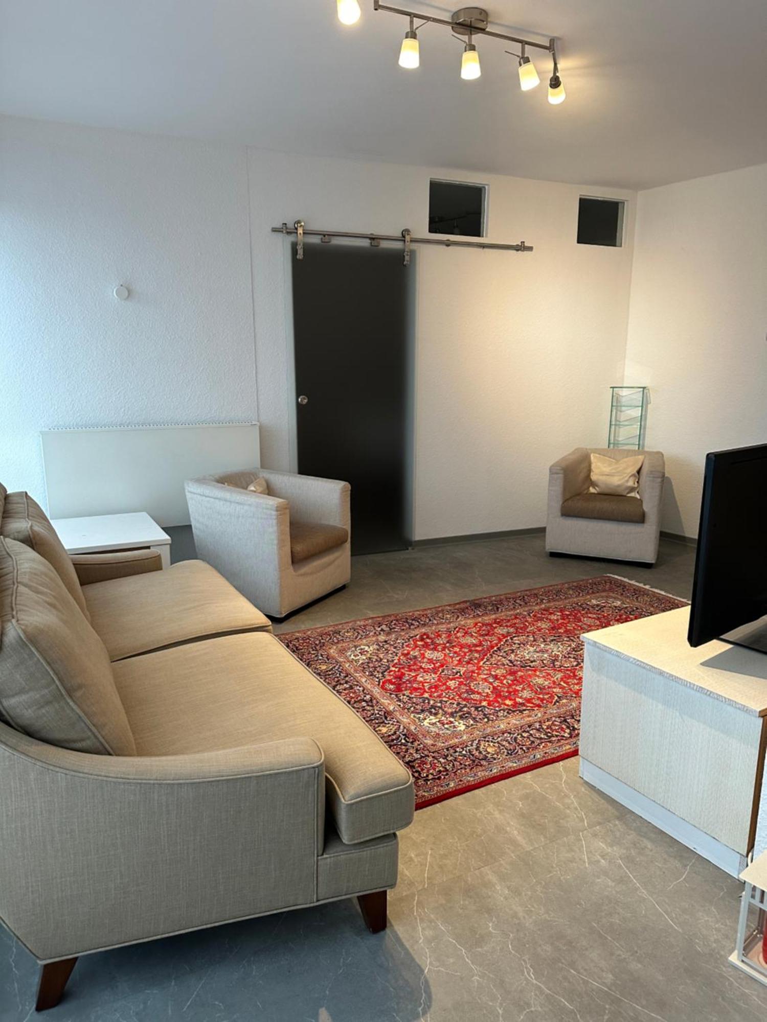 Penthouse Apartment *